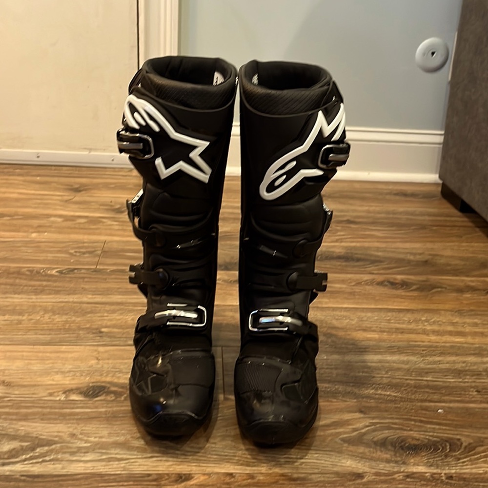 Alpinestars motorcycle boots never worn size 9 $215 or best offer